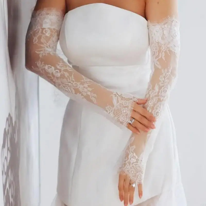 Elegant Lace Bridal Gloves