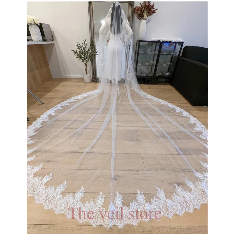 The Isabella Mantilla Lace Veil