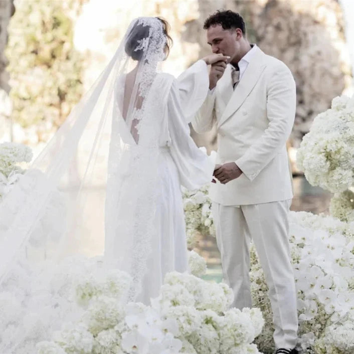 The Isabella Mantilla Lace Veil