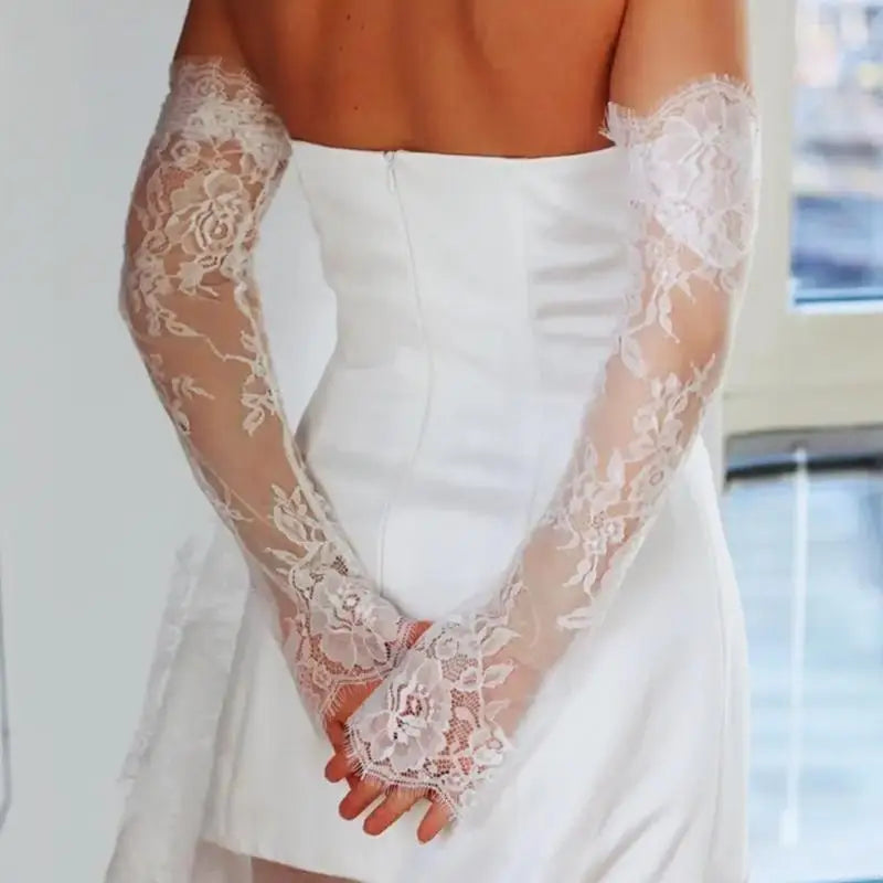 Elegant Lace Bridal Gloves
