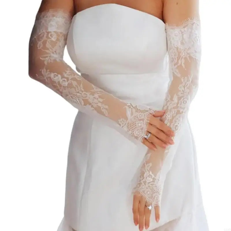 Elegant Lace Bridal Gloves
